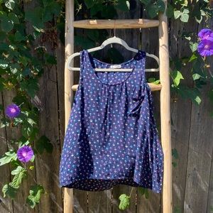 Cute tank top with lil umbrellas